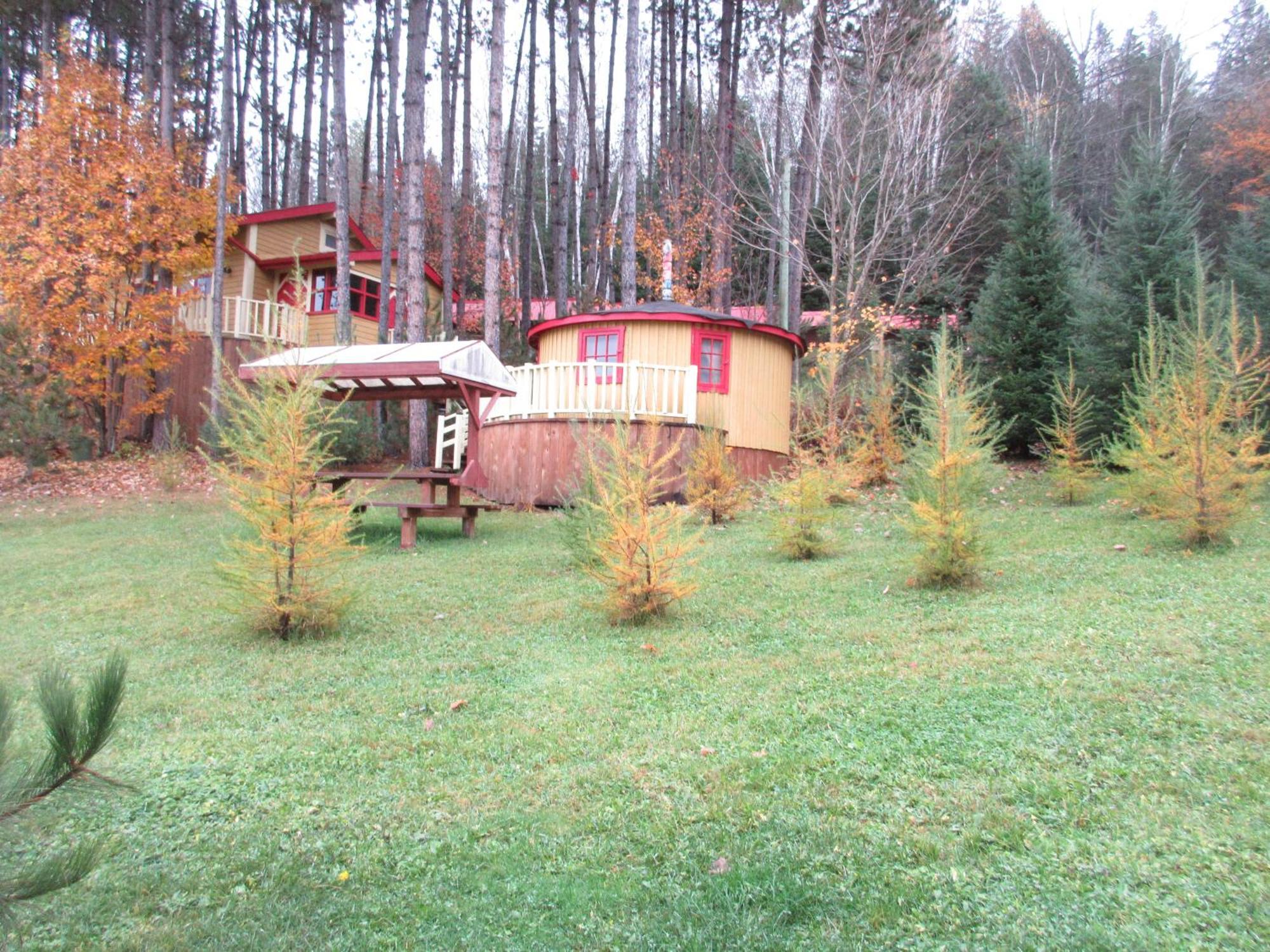 La Maison Sous Les Arbres Saint Roch de Mekinac Экстерьер фото
